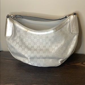 Gucci shoulder tote (100% Authentic)